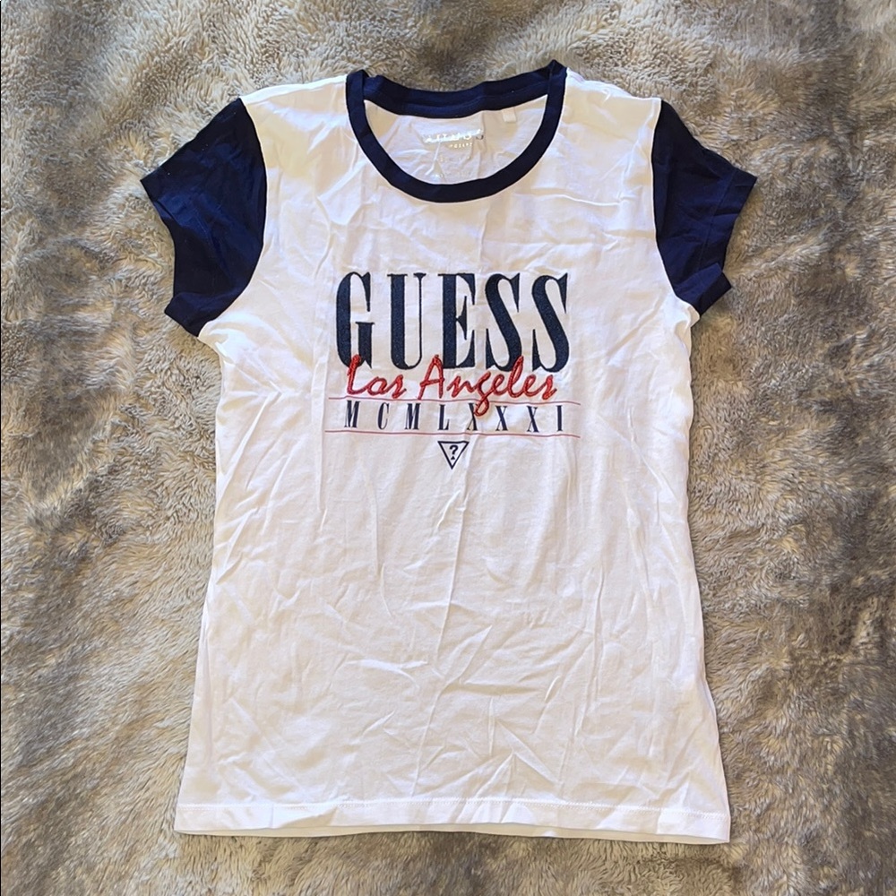 Guess White and Navy Graphic Tee 🇺🇸